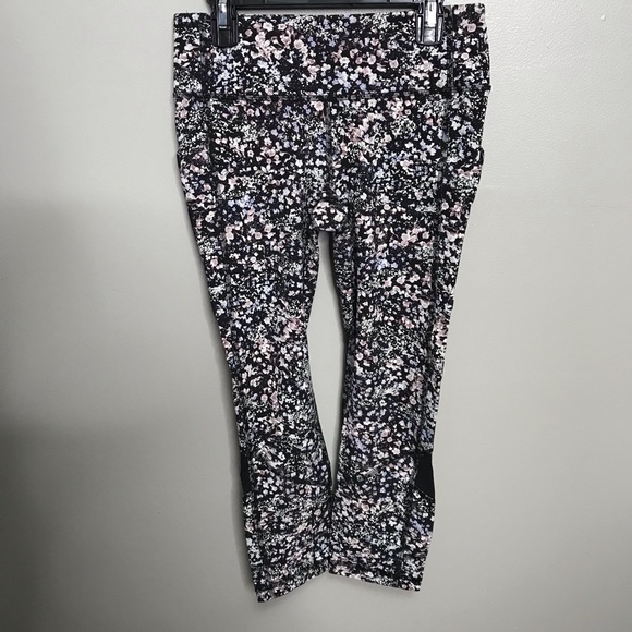 Lululemon Pace Rival Crop Sz 4 - Picture 3 of 8